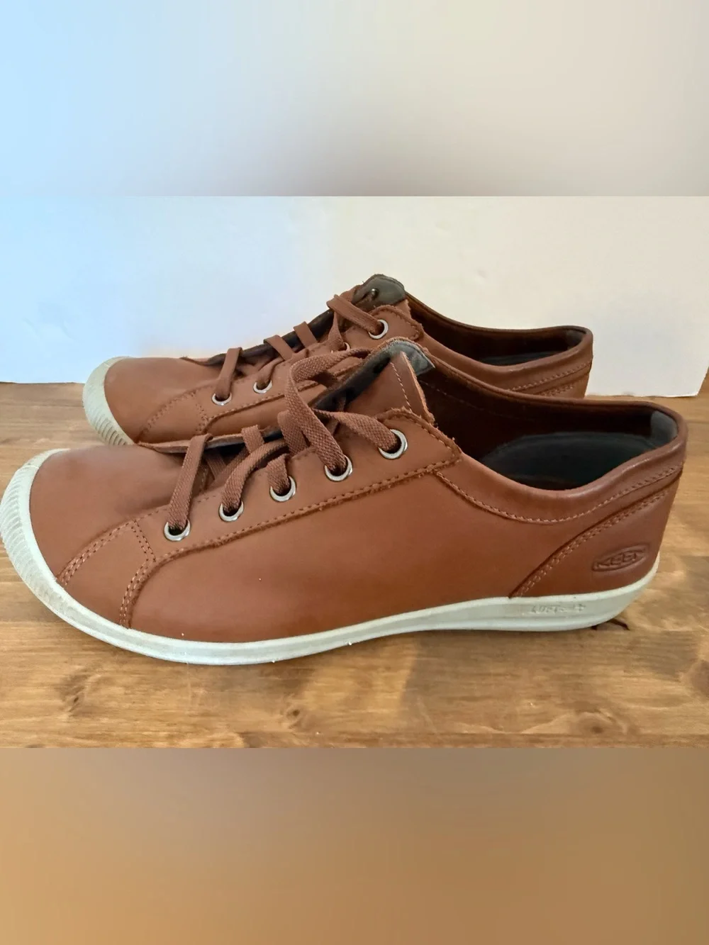 KEEN Lorelai Leather Sneakers Brown Lace Up Shoes Womens 7.5 1022044 Luftcell